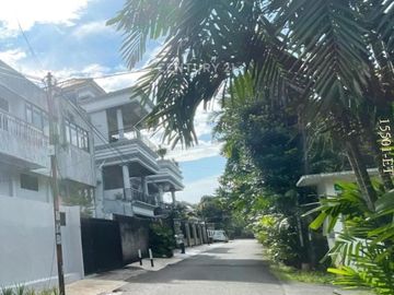 Dijual Tanah Ada Bangunannya Bisa Untuk Dibangun 4 Unit Rumah