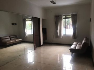 5 Bedroom House for sale