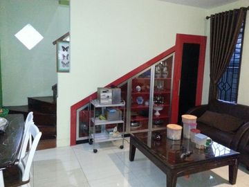 Dijual Rumah dengan Bangunan MINIMALIS di Batununggal Jelita Bandung, Sirkulasi Udara sangat OKEE