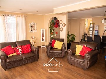 Casa en Venta en Ciudad del Este, Condominio Las Palmas.