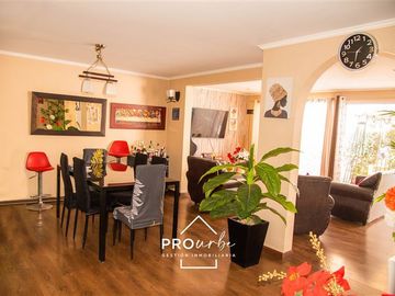 Casa en Venta en Ciudad del Este, Condominio Las Palmas.