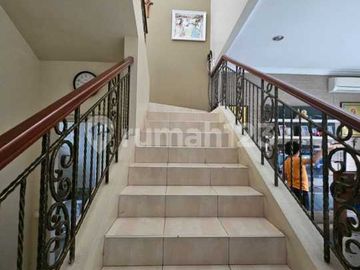 Dijual Rumah Bagus (9X20) Siap Huni Semi Furnish di The Green BSD