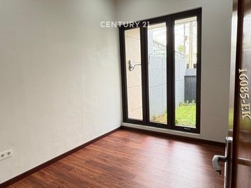 Disewakan Rumah Brand New Di Bintaro Jaya Sektor 5 Dekat STAN