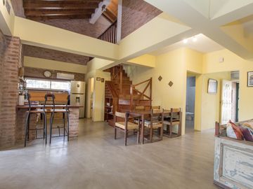 CASA 4 AMBIENTES QUINCHO BARRIO CERRADO JARDIN 2 LOTES