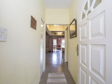 CASA 4 AMBIENTES QUINCHO BARRIO CERRADO JARDIN 2 LOTES