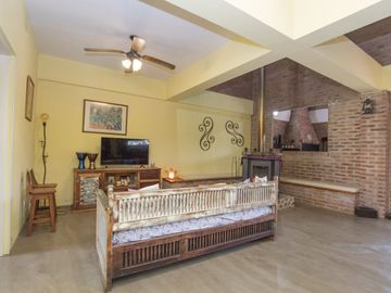 CASA 4 AMBIENTES QUINCHO BARRIO CERRADO JARDIN 2 LOTES