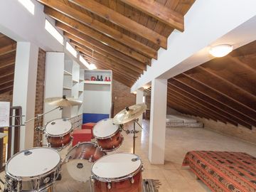 CASA 4 AMBIENTES QUINCHO BARRIO CERRADO JARDIN 2 LOTES