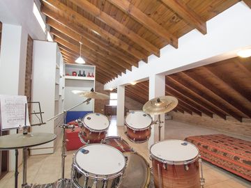 CASA 4 AMBIENTES QUINCHO BARRIO CERRADO JARDIN 2 LOTES