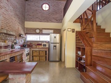 CASA 4 AMBIENTES QUINCHO BARRIO CERRADO JARDIN 2 LOTES
