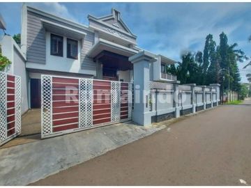 Dijual Rumah Mewah Ada Kolam Renang di Komplek Kesehatan Pesanggrahan Jakarta Selatan