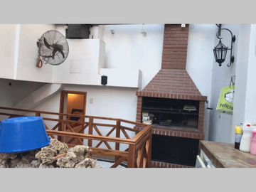 LUJOSO PH en Venta en Caballito 5 ambientes, 3 dormitorios, 2 baños, terraza, parrilla, hogar a leña 140 m2 - Rosario 800
