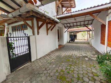 Rumah Super Luas Dalam Kota 1000 Meter