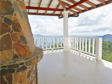 GANGA! Se Vende Hermosa casa en Altos del María - Potencial de Airbnb