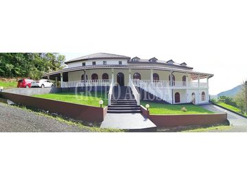 GANGA! Se Vende Hermosa casa en Altos del María - Potencial de Airbnb