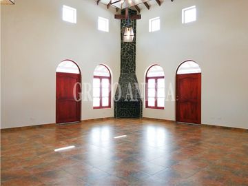 GANGA! Se Vende Hermosa casa en Altos del María - Potencial de Airbnb