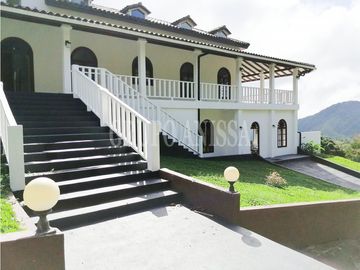 GANGA! Se Vende Hermosa casa en Altos del María - Potencial de Airbnb