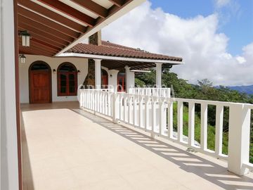 GANGA! Se Vende Hermosa casa en Altos del María - Potencial de Airbnb
