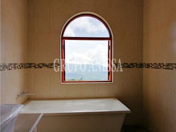 GANGA! Se Vende Hermosa casa en Altos del María - Potencial de Airbnb