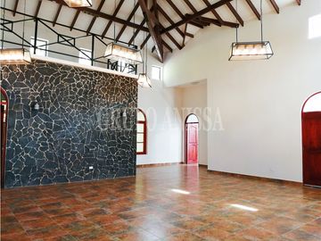 GANGA! Se Vende Hermosa casa en Altos del María - Potencial de Airbnb