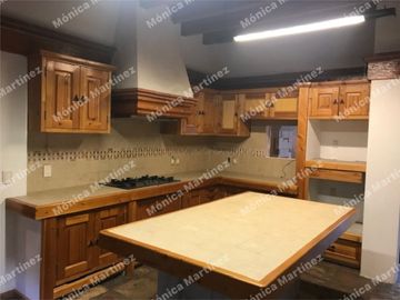 Residencia en renta en el Club de Golf los Encinos