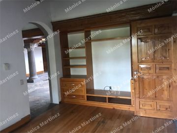 Residencia en renta en el Club de Golf los Encinos