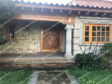 Residencia en renta en el Club de Golf los Encinos