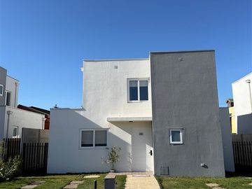 Casa en venta de 3 dorm. en Limache