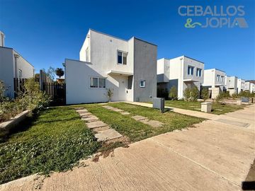 Casa en venta de 3 dorm. en Limache
