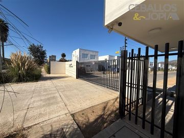 Casa en venta de 3 dorm. en Limache