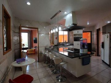 Casa en venta en Club de Golf los Encinos