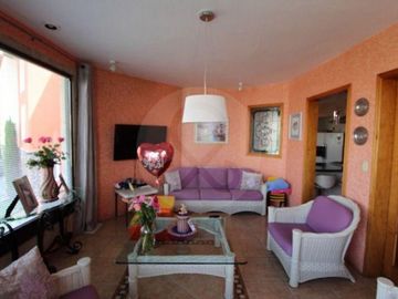 Casa en venta en Club de Golf los Encinos