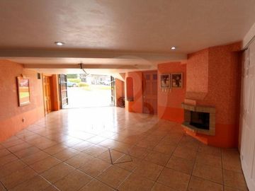 Casa en venta en Club de Golf los Encinos