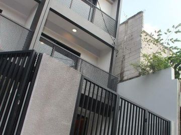 Rumah Milenials. 3 Lt Keren, Modern & Praktis Di Tebet Utara. Jak Sel