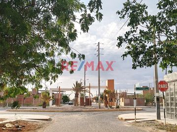 📍 UBICACIÓN:
El inmueble se encuentra ubicado en la 1era Etapa de la Urbanización La Planicie, Distrito 26 de Octubre, provincia de Piura. Cerca de l