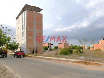 📍 UBICACIÓN:
El inmueble se encuentra ubicado en la 1era Etapa de la Urbanización La Planicie, Distrito 26 de Octubre, provincia de Piura. Cerca de l