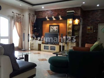 Dijual Rumah Mewah di Menanggal, Dekat Gayungsari dan Ahmad Yani