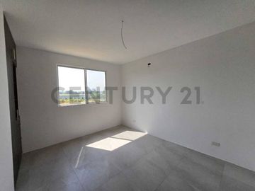 Venta Casa de Estreno en Urbanización Portón Del Rio IvoZ