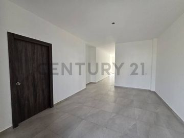 Venta Casa de Estreno en Urbanización Portón Del Rio IvoZ