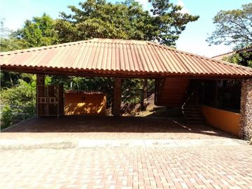 HERMOSA PROPIEDAD  en Sajalices-Chame >>4,200mt2<<