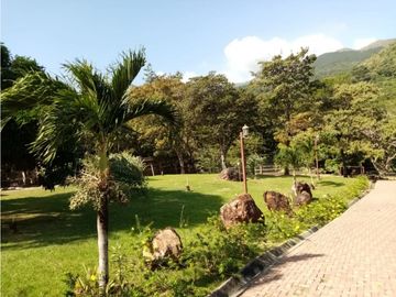 HERMOSA PROPIEDAD  en Sajalices-Chame >>4,200mt2<<