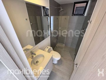 apartamento en arriendo en los colores. Cod A72561