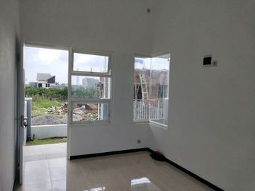 Rumah Posisi Blok Paling Depan Dekat Gerbang Bebas Request Custom Denah di Merjosari Lowokwaru Kota Malang Jatim
