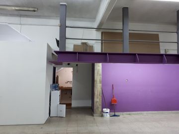 Venta de dos locales en Isidro Casanova