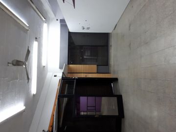 Venta de dos locales en Isidro Casanova