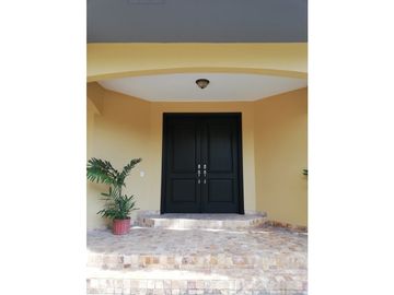 SEA CONFIABLE VENDE CASA EN ANTIGUA COSTA DEL ESTE NEGOCIABLE !!
