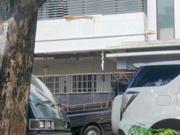 Disewakan Rumah Siap Huni Lokasi Di Kencanasari Baru Barat