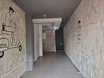 Ruang Usaha Sayap Riau (Cihapit)