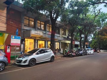 Ruang Usaha Sayap Riau (Cihapit)
