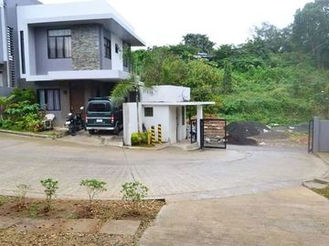Luxurious Single Attached Houses in Mandaue