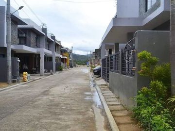 Luxurious Single Attached Houses in Mandaue